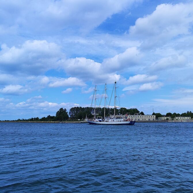 Statek badawczy Oceania wyruszył na 39. ekspedycję naukową na Spitsbergen