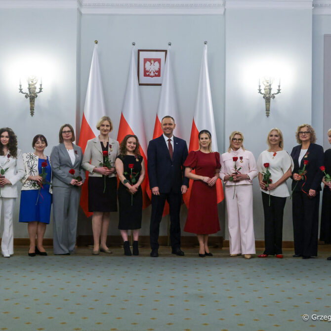 Odznaczenia państwowe dla naukowczyń związanych z Międzynarodowym Instytutem Biologii Molekularnej i Komórkowej w Warszawie
