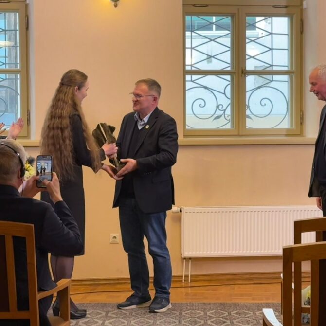 Prof. Igor Kąkolewski laureatem nagrody Forum Dialogu i Współpracy im. Jerzego Giedroycia