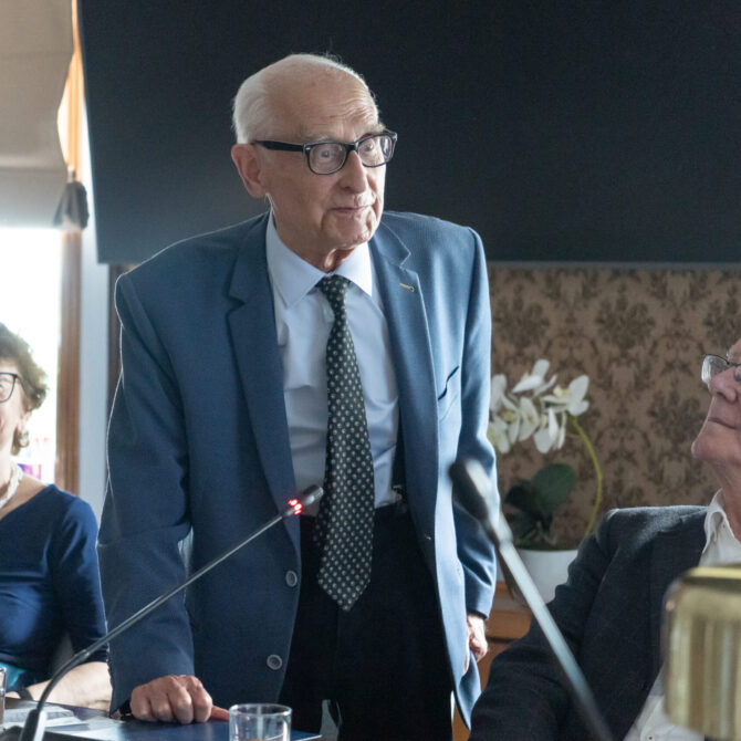 Prof. Jacek Zaremba uhonorowany z okazji 90. urodzin podczas Zebrania Plenarnego Wydziału V Nauk Medycznych PAN